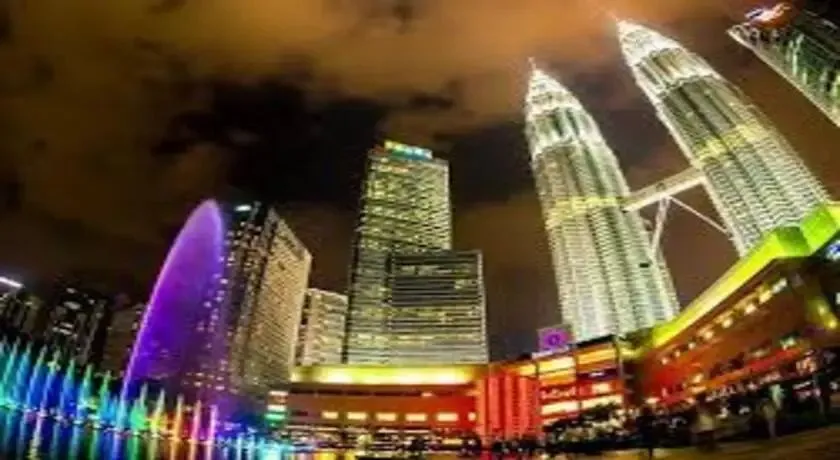Discover The Best of Kuala Lumpur by Night