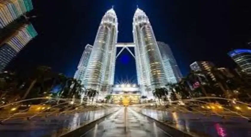 Discover The Best of Kuala Lumpur by Night