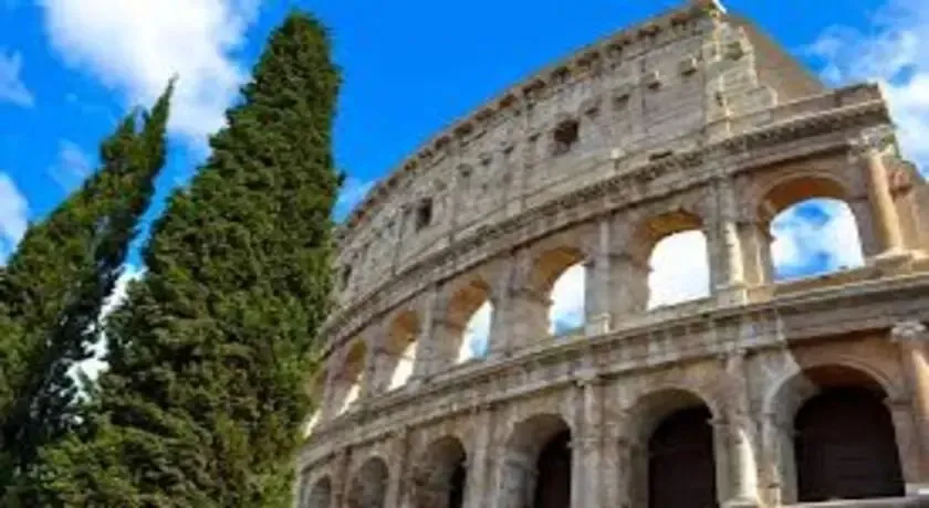 Self-Guided Tour Colosseum Skip the Line Ticket