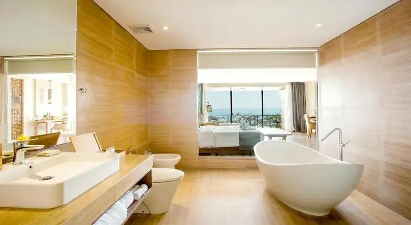(Jimbaran Bay Beach Resort & Spa) Similar