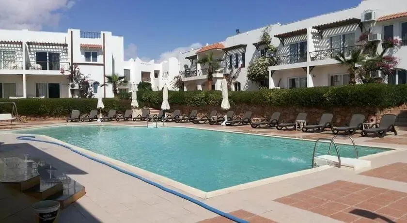 (Logaina Sharm Resort) Similar
