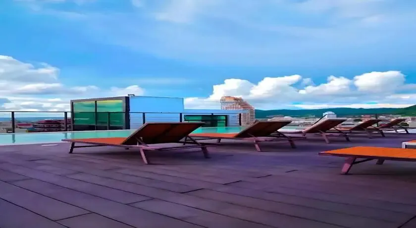 (Phoenix Grand Hotel) Similar