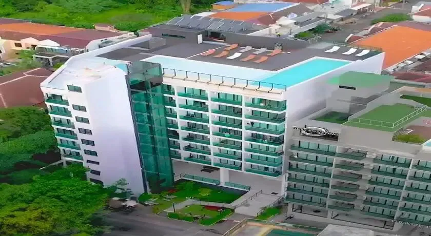 (Phoenix Grand Hotel) Similar