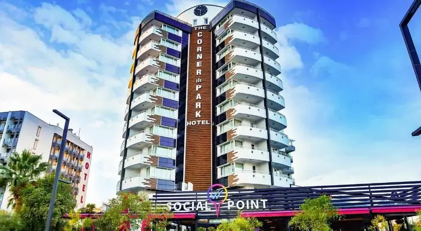 (The Corner Park) Similar